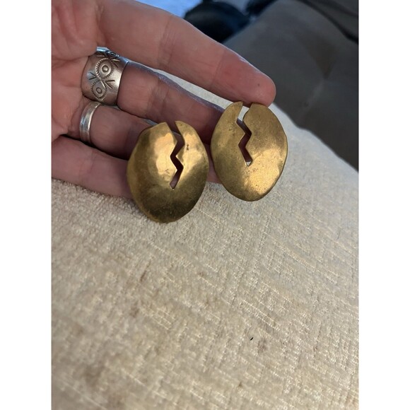 AH Anne Hellman Large Abstract Brass Artisan Brutalist Earrings Pierced Signed - Picture 3 of 11